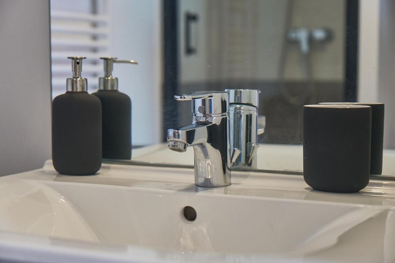 Le Petit Costa - Cosy Part-dieu-parking Apartment Lyon
